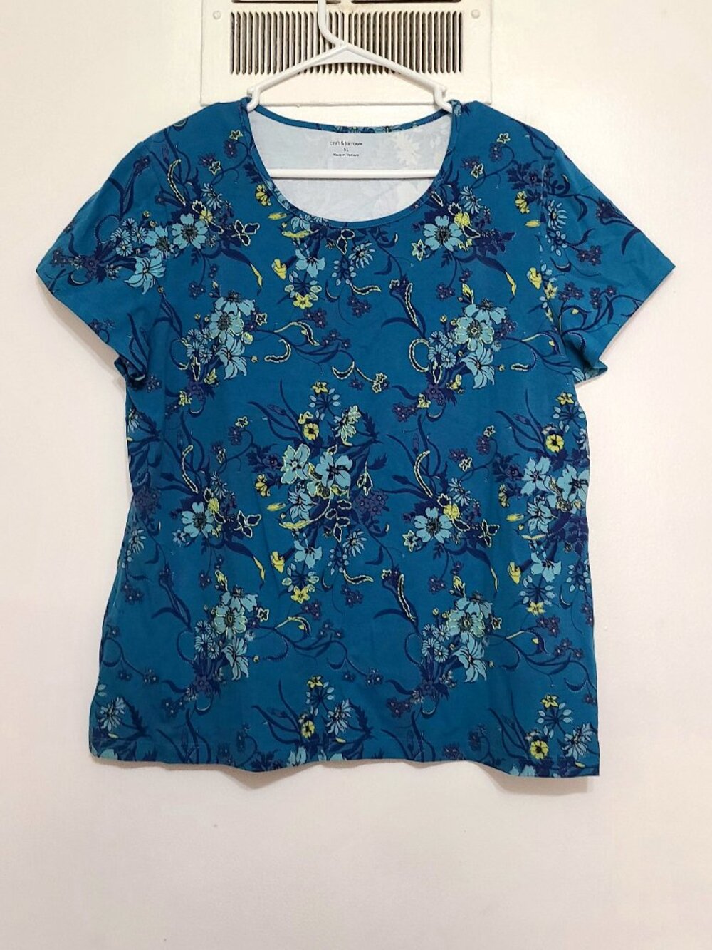 Blue Floral Short Sleeve Top – XL